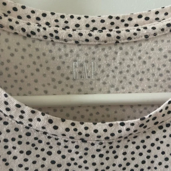 GAP White and Black Polka Dot Short Sleeve Tee - Picture 2 of 3